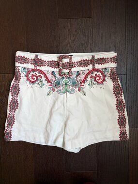 The SANG Paisley Belted Shorts (White) - Medium